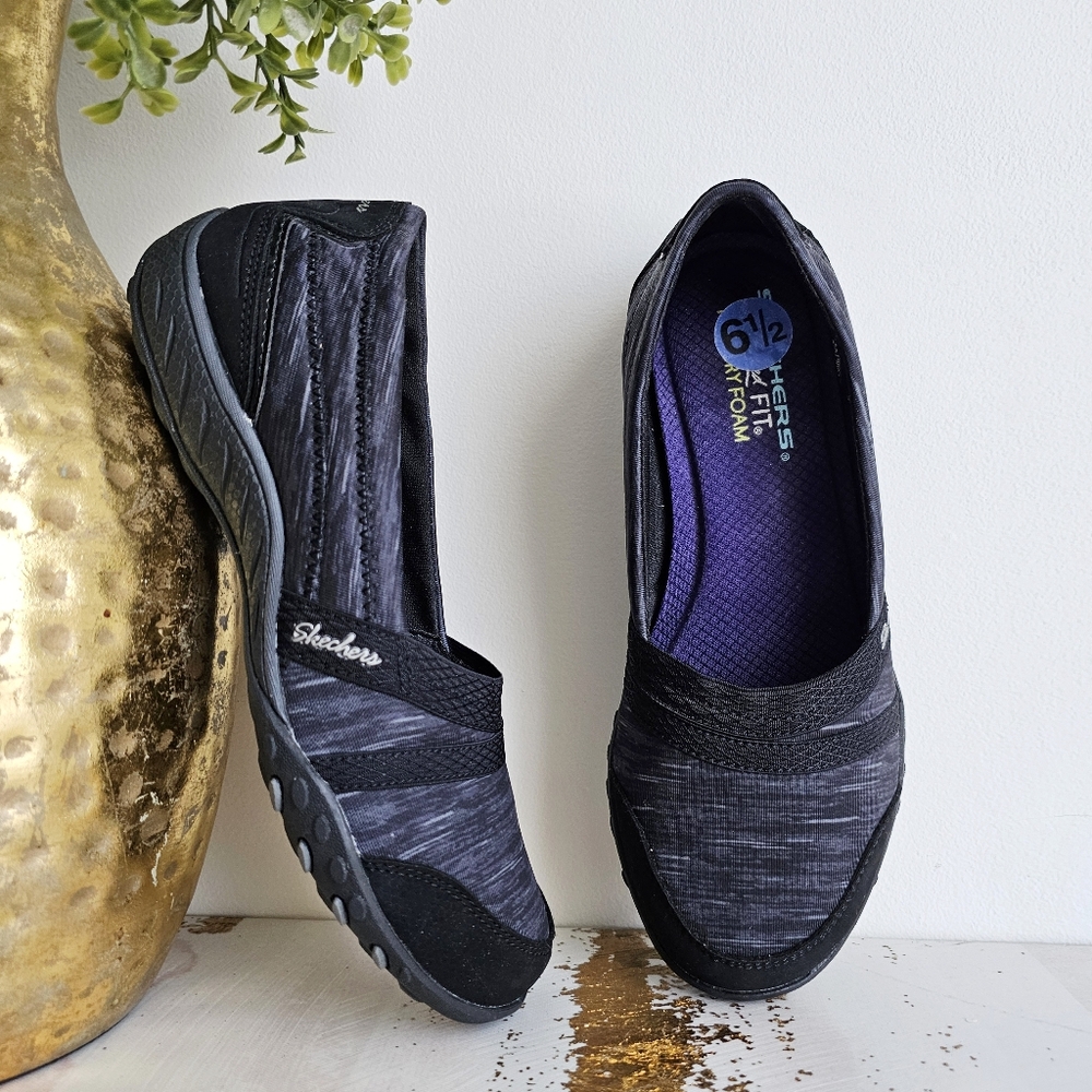 Skechers Relaxed Fit Memory Foam Women's Slip On Shoes Black Sneakers Size 6.5